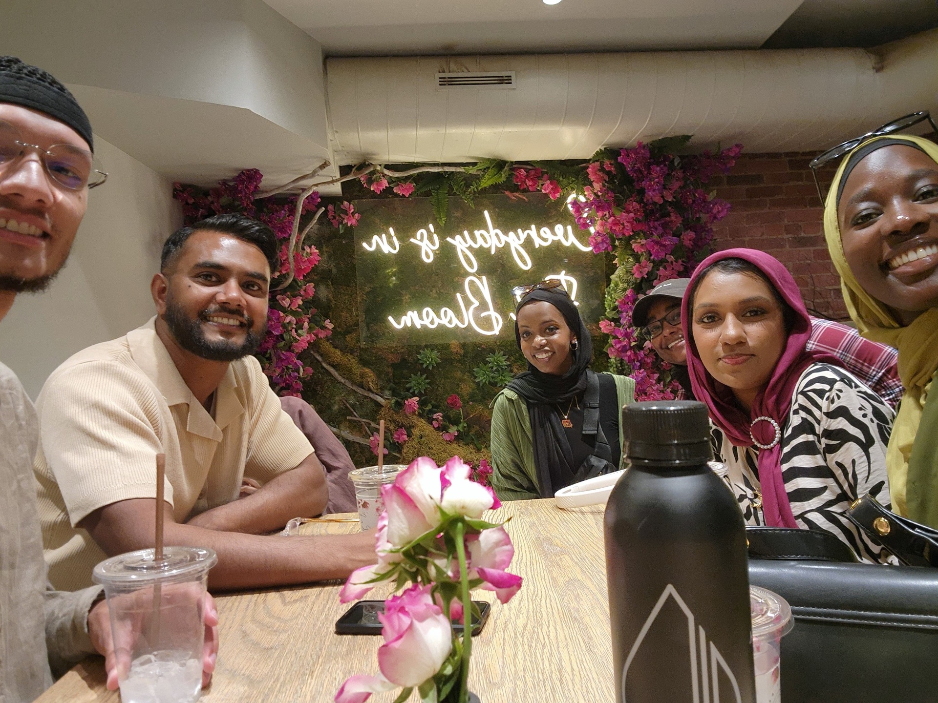 Cafe meetup · bloom wall
